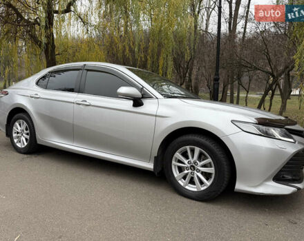 Серый Тойота Камри, объемом двигателя 2.49 л и пробегом 119 тыс. км за 20500 $, фото 2 на Automoto.ua
