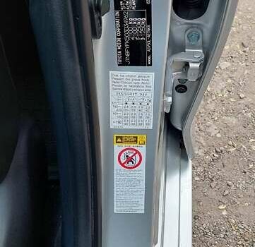 Серый Тойота Камри, объемом двигателя 2.5 л и пробегом 105 тыс. км за 21800 $, фото 5 на Automoto.ua