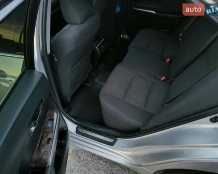 Серый Тойота Камри, объемом двигателя 2.49 л и пробегом 214 тыс. км за 18500 $, фото 4 на Automoto.ua