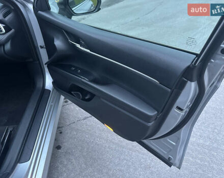 Серый Тойота Камри, объемом двигателя 2.49 л и пробегом 194 тыс. км за 16900 $, фото 18 на Automoto.ua