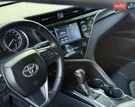 Сірий Тойота Камрі, об'ємом двигуна 2.49 л та пробігом 144 тис. км за 18200 $, фото 15 на Automoto.ua