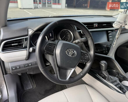 Тойота Камри 2018 в Киеве на Automoto.ua Серый Тойота Камри, объемом двигателя 2.49 л и пробегом 93 тыс. км за 25500 $, фото 17 на Automoto.ua