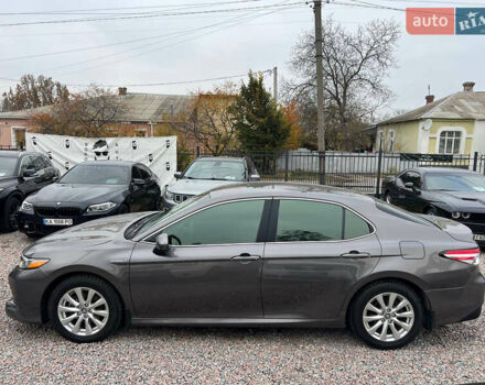 Серый Тойота Камри, объемом двигателя 2.5 л и пробегом 185 тыс. км за 21500 $, фото 7 на Automoto.ua