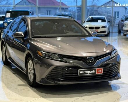 Сірий Тойота Камрі, об'ємом двигуна 2.5 л та пробігом 62 тис. км за 17990 $, фото 2 на Automoto.ua