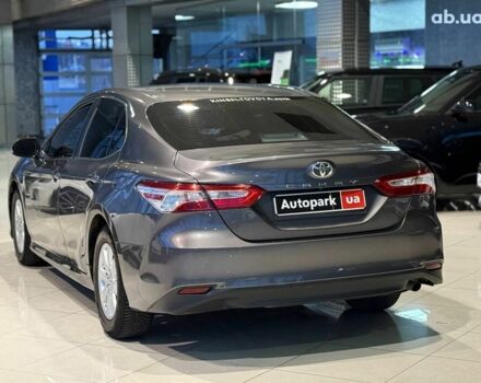 Сірий Тойота Камрі, об'ємом двигуна 2.5 л та пробігом 62 тис. км за 17990 $, фото 4 на Automoto.ua