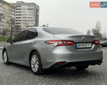 Серый Тойота Камри, объемом двигателя 2.49 л и пробегом 183 тыс. км за 17700 $, фото 5 на Automoto.ua