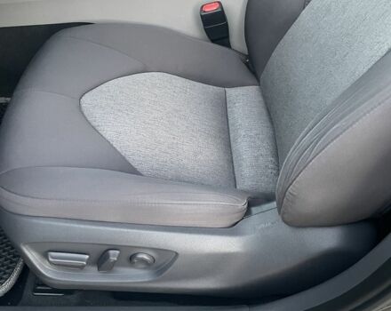 Серый Тойота Камри, объемом двигателя 2.5 л и пробегом 181 тыс. км за 20500 $, фото 20 на Automoto.ua