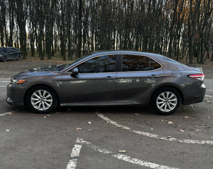Серый Тойота Камри, объемом двигателя 2.49 л и пробегом 104 тыс. км за 19200 $, фото 2 на Automoto.ua