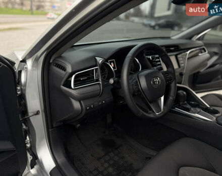 Серый Тойота Камри, объемом двигателя 2.49 л и пробегом 183 тыс. км за 17700 $, фото 17 на Automoto.ua