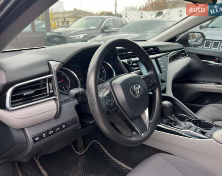 Серый Тойота Камри, объемом двигателя 2.5 л и пробегом 185 тыс. км за 21500 $, фото 17 на Automoto.ua