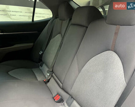 Тойота Камри 2018 в Белой Церкве на Automoto.ua Серый Тойота Камри, объемом двигателя 2.49 л и пробегом 81 тыс. км за 19000 $, фото 20 на Automoto.ua