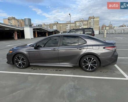 Тойота Камри 2018 в Киеве на Automoto.ua Серый Тойота Камри, объемом двигателя 2.49 л и пробегом 93 тыс. км за 25500 $, фото 9 на Automoto.ua