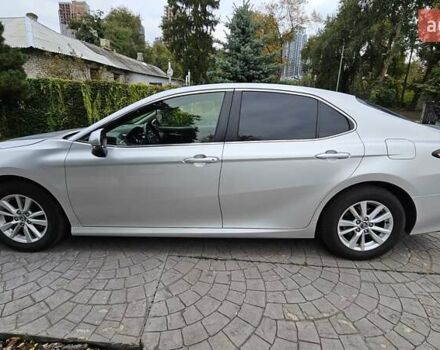 Серый Тойота Камри, объемом двигателя 2.49 л и пробегом 238 тыс. км за 20000 $, фото 4 на Automoto.ua