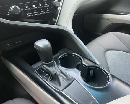 Сірий Тойота Камрі, об'ємом двигуна 2.5 л та пробігом 81 тис. км за 18999 $, фото 16 на Automoto.ua