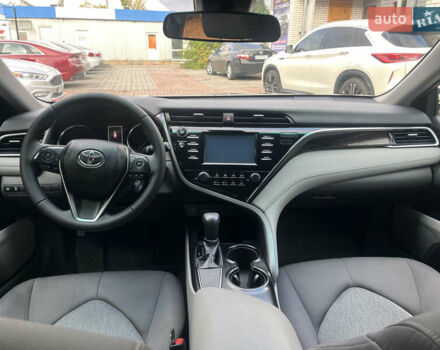 Тойота Камри 2018 в Белой Церкве на Automoto.ua Серый Тойота Камри, объемом двигателя 2.49 л и пробегом 81 тыс. км за 19000 $, фото 21 на Automoto.ua