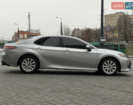 Серый Тойота Камри, объемом двигателя 2.49 л и пробегом 183 тыс. км за 17700 $, фото 8 на Automoto.ua