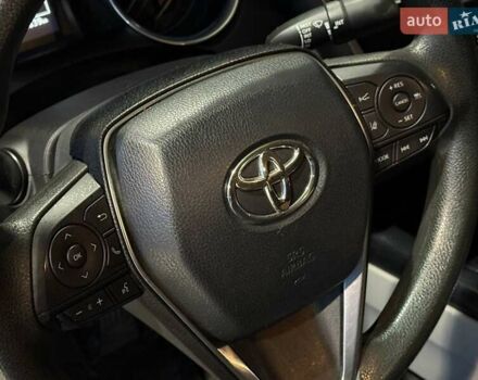 Сірий Тойота Камрі, об'ємом двигуна 2.5 л та пробігом 62 тис. км за 17990 $, фото 11 на Automoto.ua