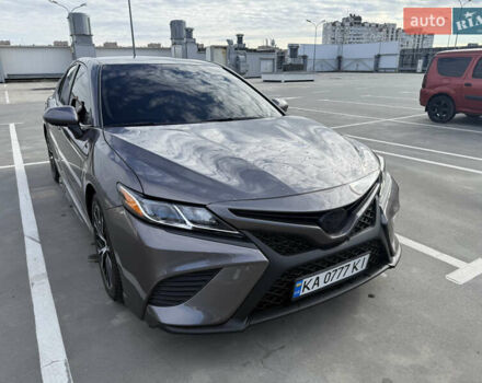 Тойота Камри 2018 в Киеве на Automoto.ua Серый Тойота Камри, объемом двигателя 2.49 л и пробегом 93 тыс. км за 25500 $, фото 14 на Automoto.ua
