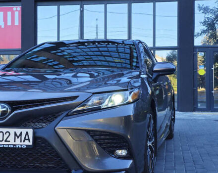 Серый Тойота Камри, объемом двигателя 2.5 л и пробегом 105 тыс. км за 19500 $, фото 1 на Automoto.ua