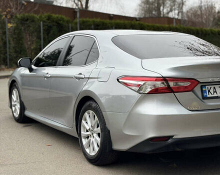 Серый Тойота Камри, объемом двигателя 2.49 л и пробегом 83 тыс. км за 18950 $, фото 3 на Automoto.ua