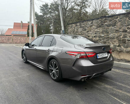 Серый Тойота Камри, объемом двигателя 2.49 л и пробегом 95 тыс. км за 23000 $, фото 4 на Automoto.ua