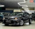 Серый Тойота Камри, объемом двигателя 2.49 л и пробегом 182 тыс. км за 16999 $, фото 1 на Automoto.ua
