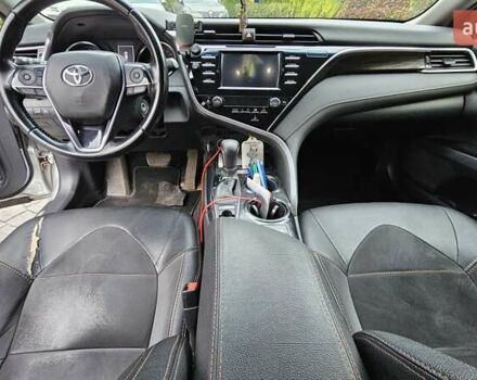 Серый Тойота Камри, объемом двигателя 2.49 л и пробегом 238 тыс. км за 20000 $, фото 5 на Automoto.ua