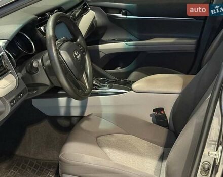 Сірий Тойота Камрі, об'ємом двигуна 2.5 л та пробігом 62 тис. км за 17990 $, фото 8 на Automoto.ua