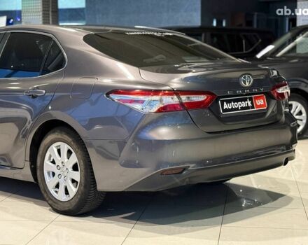 Сірий Тойота Камрі, об'ємом двигуна 2.5 л та пробігом 62 тис. км за 17990 $, фото 7 на Automoto.ua