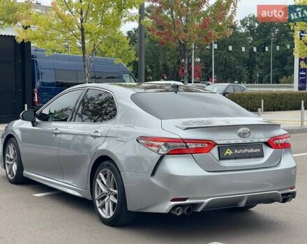 Тойота Камри 2018 в Киеве на Automoto.ua Серый Тойота Камри, объемом двигателя 3.46 л и пробегом 146 тыс. км за 23500 $, фото 7 на Automoto.ua