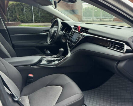 Серый Тойота Камри, объемом двигателя 2.49 л и пробегом 83 тыс. км за 18950 $, фото 12 на Automoto.ua