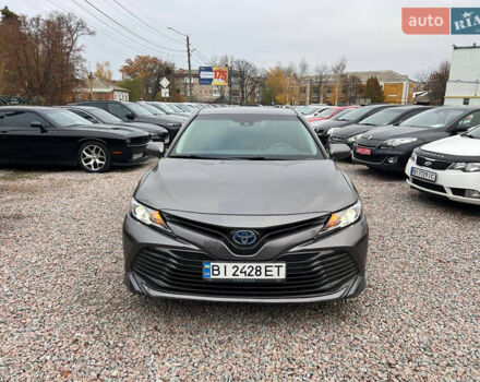 Серый Тойота Камри, объемом двигателя 2.5 л и пробегом 185 тыс. км за 21500 $, фото 1 на Automoto.ua