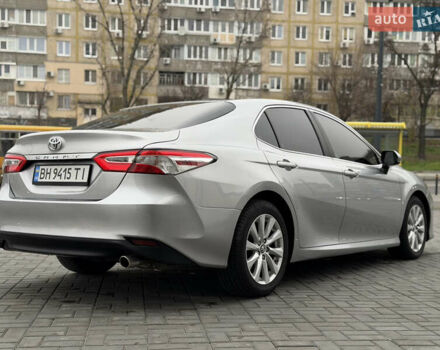 Серый Тойота Камри, объемом двигателя 2.49 л и пробегом 183 тыс. км за 17700 $, фото 7 на Automoto.ua