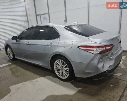 Серый Тойота Камри, объемом двигателя 2.49 л и пробегом 175 тыс. км за 5900 $, фото 1 на Automoto.ua