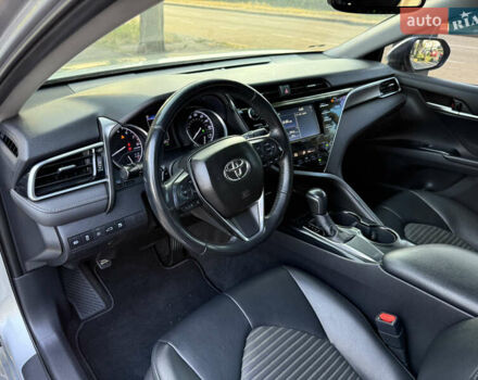 Сірий Тойота Камрі, об'ємом двигуна 2.49 л та пробігом 144 тис. км за 18200 $, фото 14 на Automoto.ua