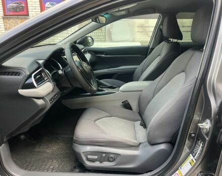 Сірий Тойота Камрі, об'ємом двигуна 2.5 л та пробігом 81 тис. км за 18999 $, фото 12 на Automoto.ua