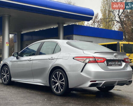 Серый Тойота Камри, объемом двигателя 2.49 л и пробегом 105 тыс. км за 17899 $, фото 4 на Automoto.ua