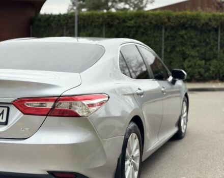 Серый Тойота Камри, объемом двигателя 2.49 л и пробегом 83 тыс. км за 18950 $, фото 5 на Automoto.ua