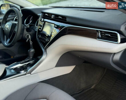 Серый Тойота Камри, объемом двигателя 2.5 л и пробегом 80 тыс. км за 17700 $, фото 26 на Automoto.ua