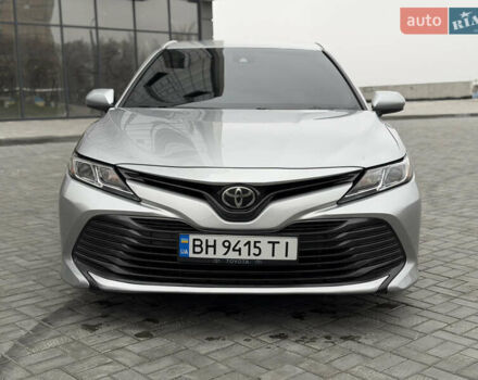 Серый Тойота Камри, объемом двигателя 2.49 л и пробегом 183 тыс. км за 17700 $, фото 2 на Automoto.ua