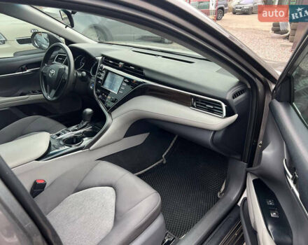 Серый Тойота Камри, объемом двигателя 2.5 л и пробегом 185 тыс. км за 21500 $, фото 14 на Automoto.ua