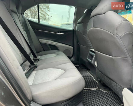 Серый Тойота Камри, объемом двигателя 2.5 л и пробегом 185 тыс. км за 21500 $, фото 10 на Automoto.ua