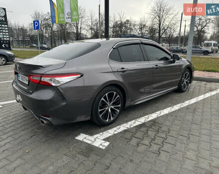 Сірий Тойота Камрі, об'ємом двигуна 2.5 л та пробігом 160 тис. км за 18400 $, фото 6 на Automoto.ua