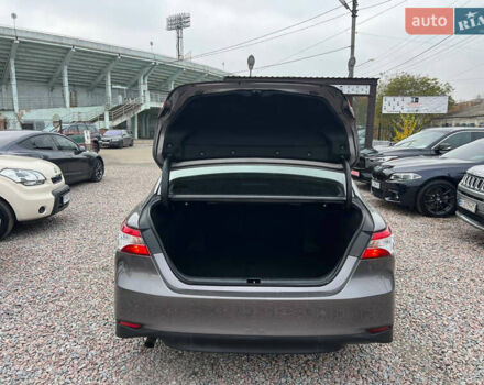 Серый Тойота Камри, объемом двигателя 2.5 л и пробегом 185 тыс. км за 21500 $, фото 8 на Automoto.ua