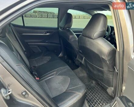 Сірий Тойота Камрі, об'ємом двигуна 2.49 л та пробігом 215 тис. км за 17500 $, фото 6 на Automoto.ua