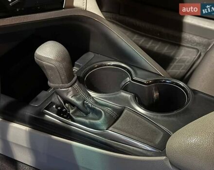 Сірий Тойота Камрі, об'ємом двигуна 2.5 л та пробігом 62 тис. км за 17990 $, фото 12 на Automoto.ua
