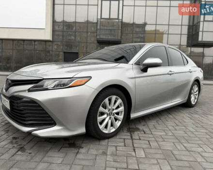 Серый Тойота Камри, объемом двигателя 2.49 л и пробегом 183 тыс. км за 17700 $, фото 10 на Automoto.ua