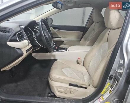 Серый Тойота Камри, объемом двигателя 2.49 л и пробегом 175 тыс. км за 5900 $, фото 6 на Automoto.ua