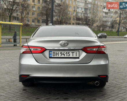 Серый Тойота Камри, объемом двигателя 2.49 л и пробегом 183 тыс. км за 17700 $, фото 6 на Automoto.ua
