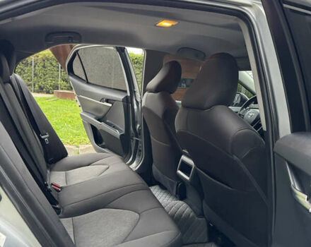 Серый Тойота Камри, объемом двигателя 2.49 л и пробегом 83 тыс. км за 18950 $, фото 11 на Automoto.ua